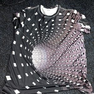 Optical illusion shirt